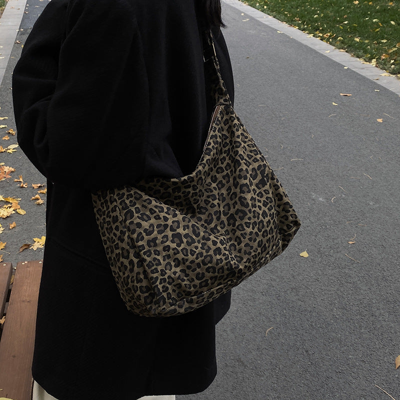 Women’s Leopard Print Zip Tote Bag